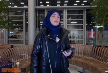 Иранка Надя в хиджабе трахается в анал в туалете и в коридоре, чтобы заплатить за самолет